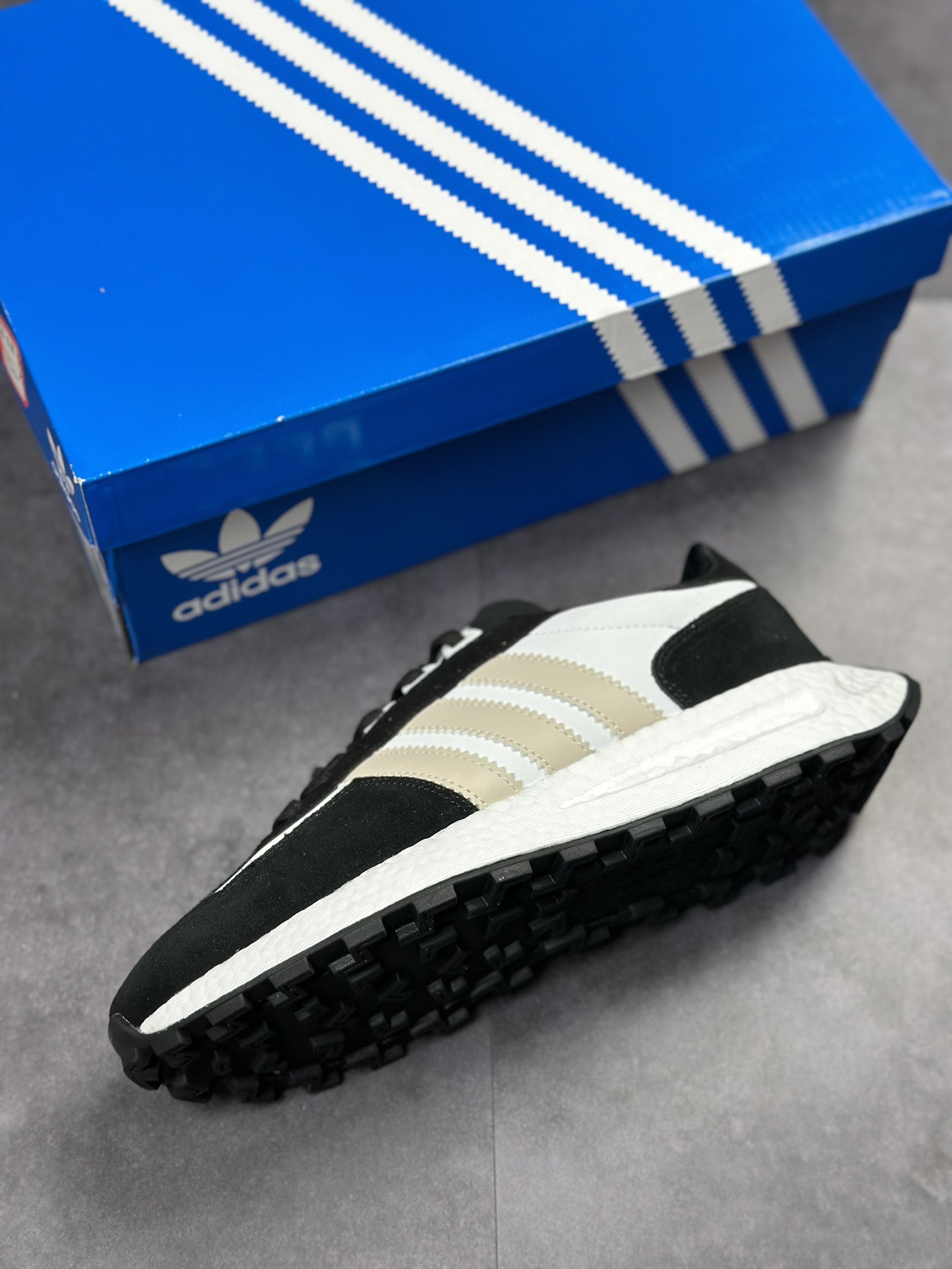 200 adidas Racing E5 Boost Prototype 速度轻盈复古系列  IE1937