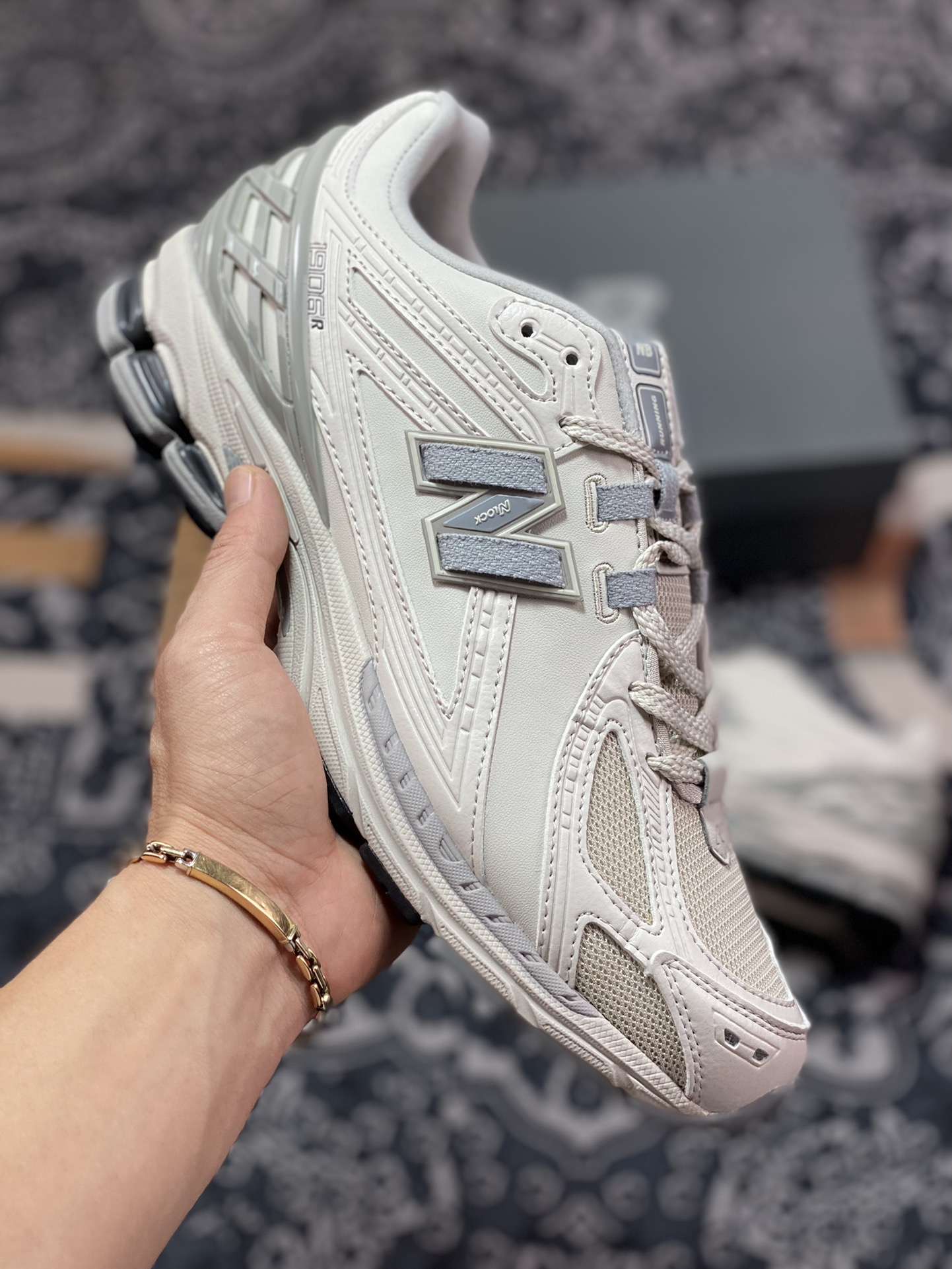 220  New Balance M1906R系列复古老爹风休闲运动慢跑鞋“皮革米白灰”M1906RD