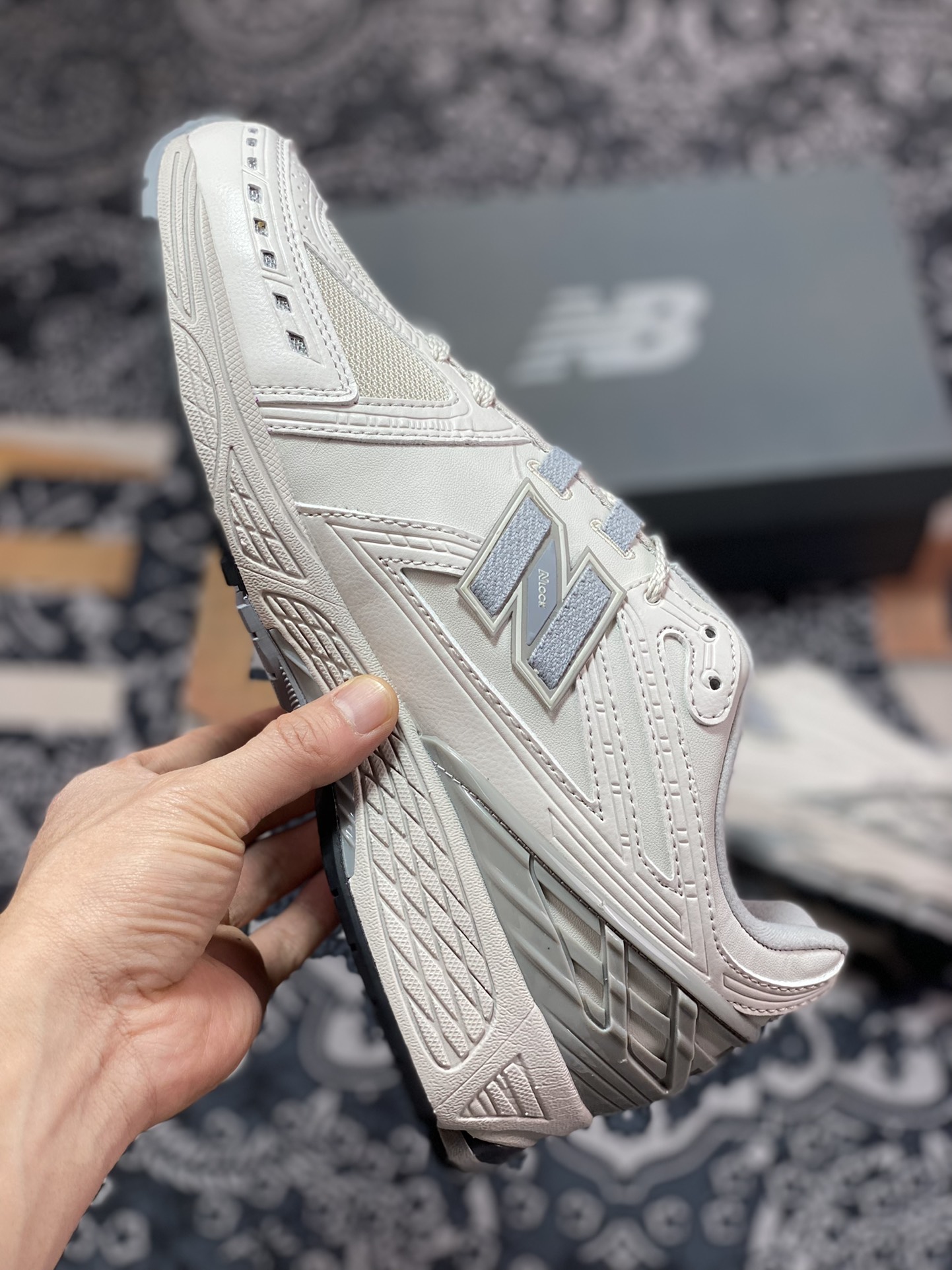 220  New Balance M1906R系列复古老爹风休闲运动慢跑鞋“皮革米白灰”M1906RD