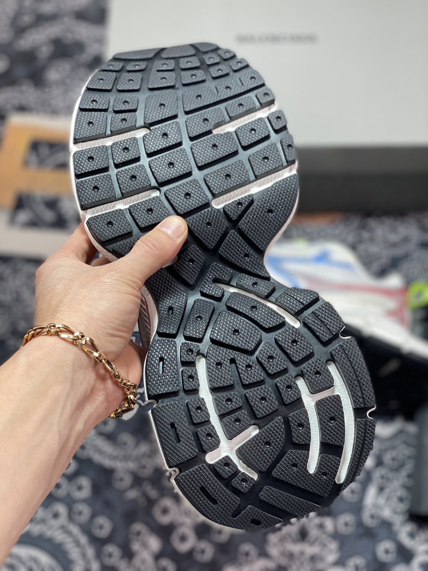 420 巴黎世家BALENCIAGA 3XL Sneakers 3+系列低帮慢跑鞋“网织白蓝粉红荧光绿做旧”734734 W3XL5 9645