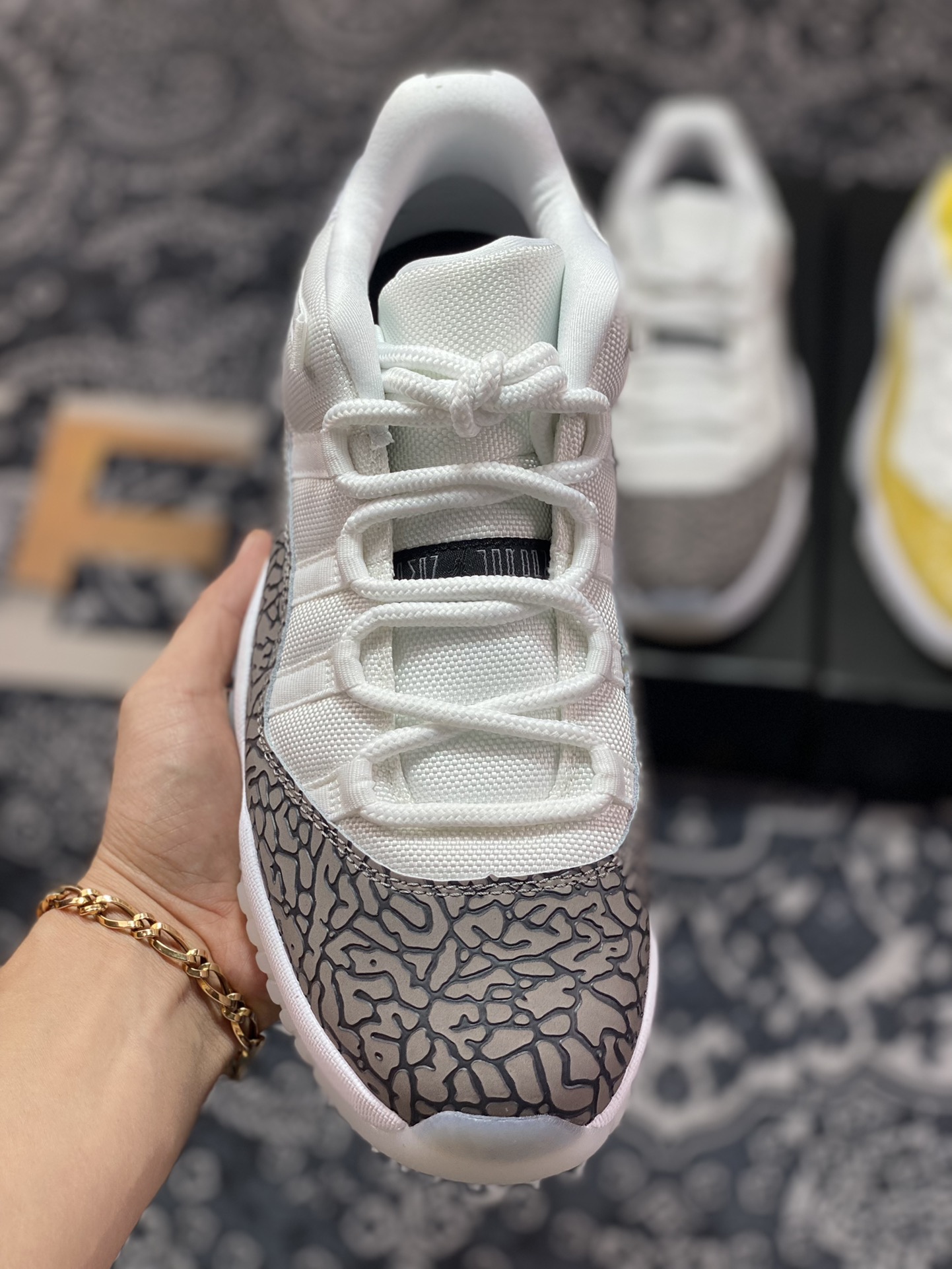 360 Air Jordan 11 ” Elephant ” AJ11乔11低帮 大象 爆裂纹 文化篮球鞋 AV2187-140