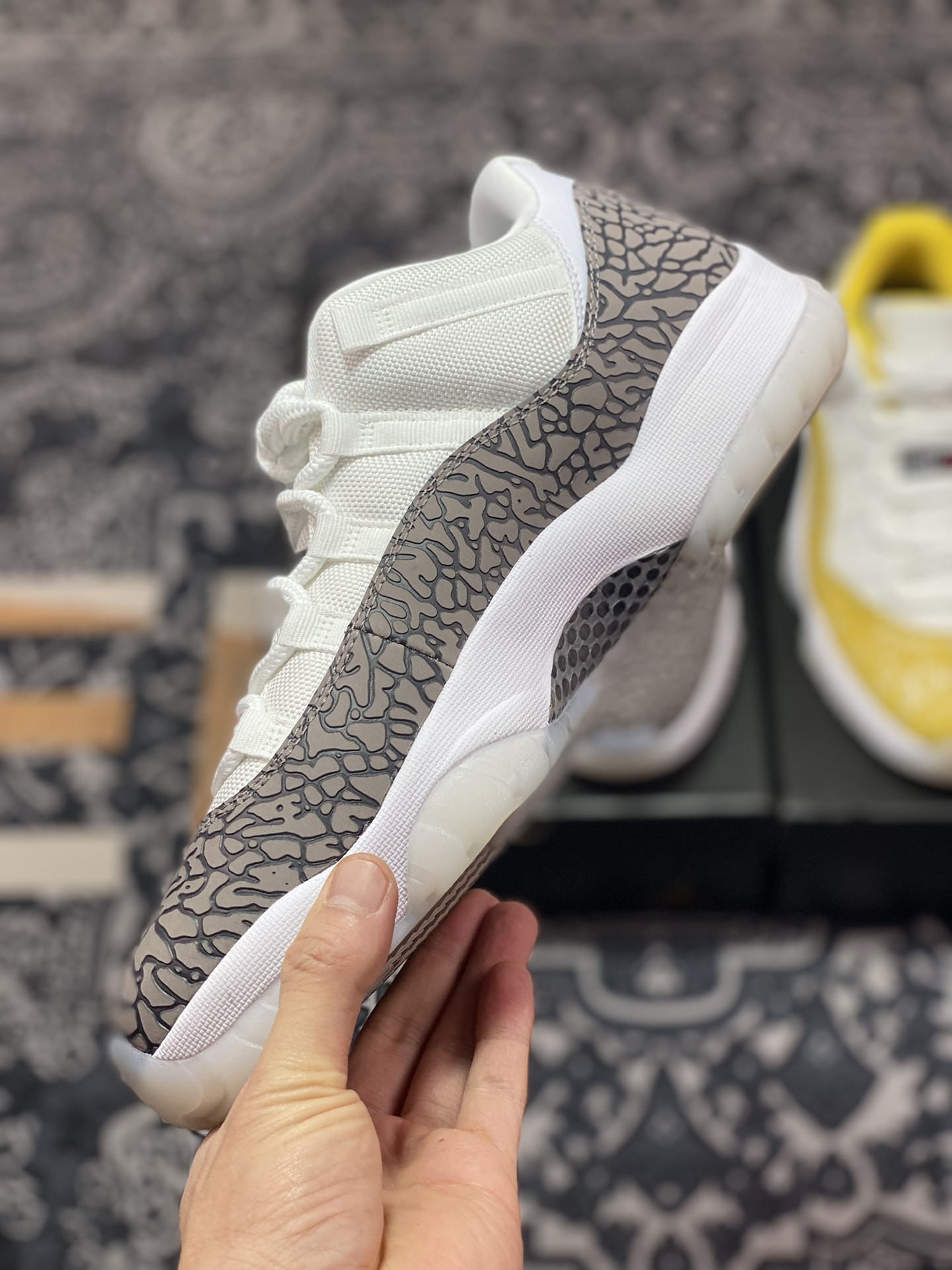 360 Air Jordan 11 ” Elephant ” AJ11乔11低帮 大象 爆裂纹 文化篮球鞋 AV2187-140