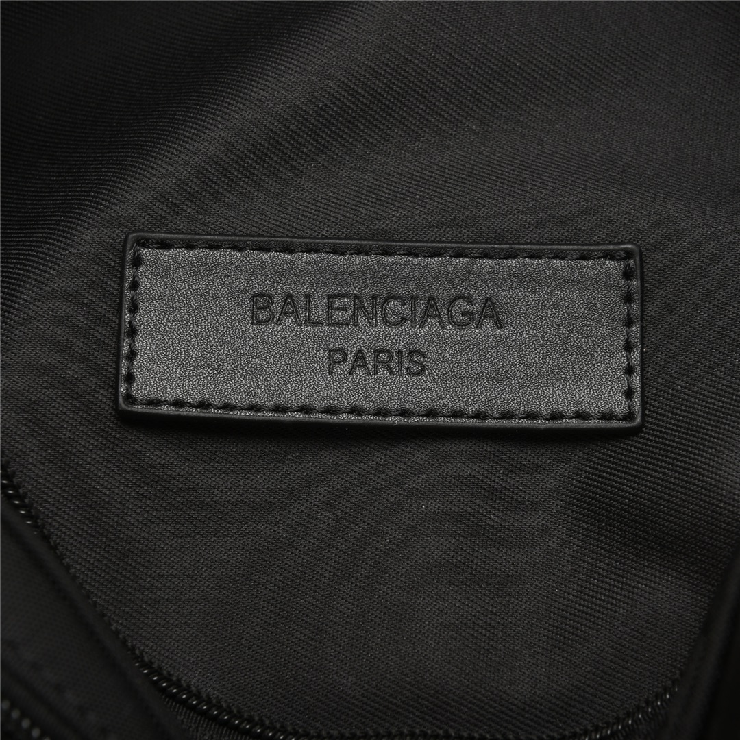 240 BALENCIAG 巴黎世家 帆布胸包腰包