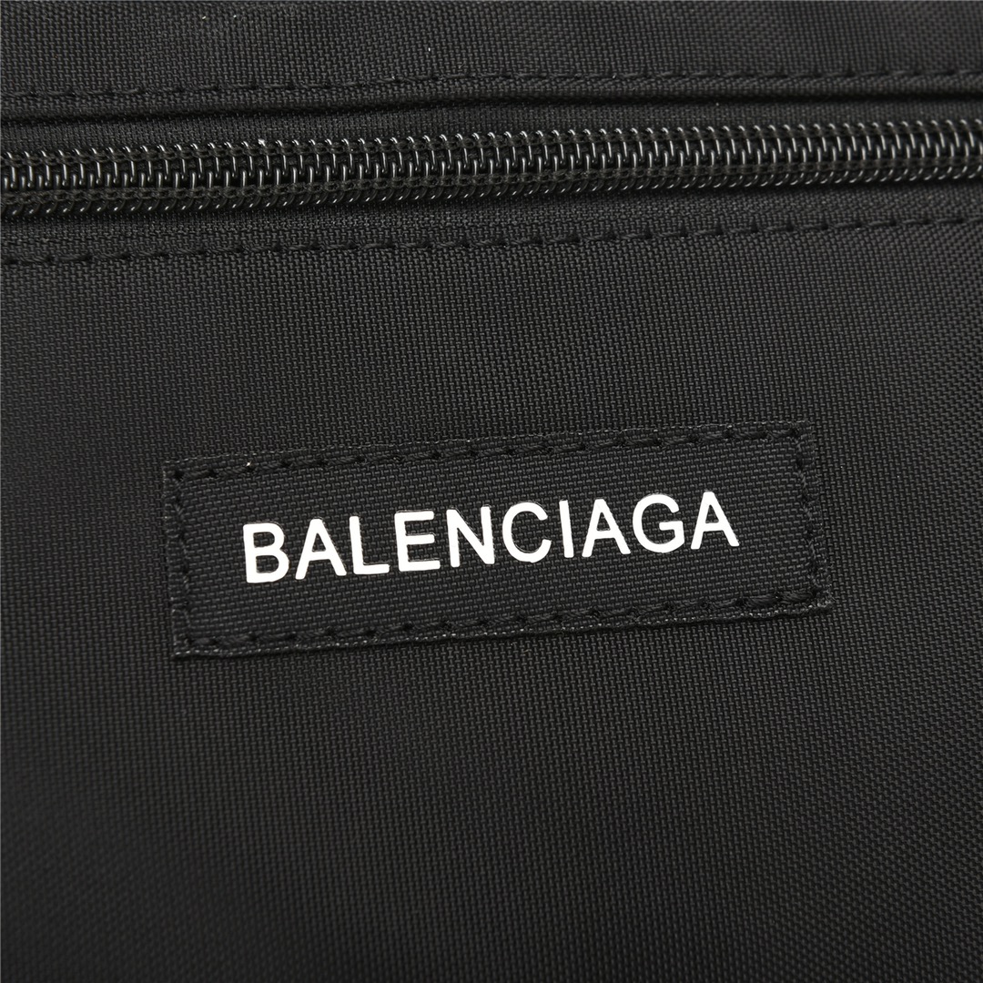 240 BALENCIAG 巴黎世家 帆布胸包腰包