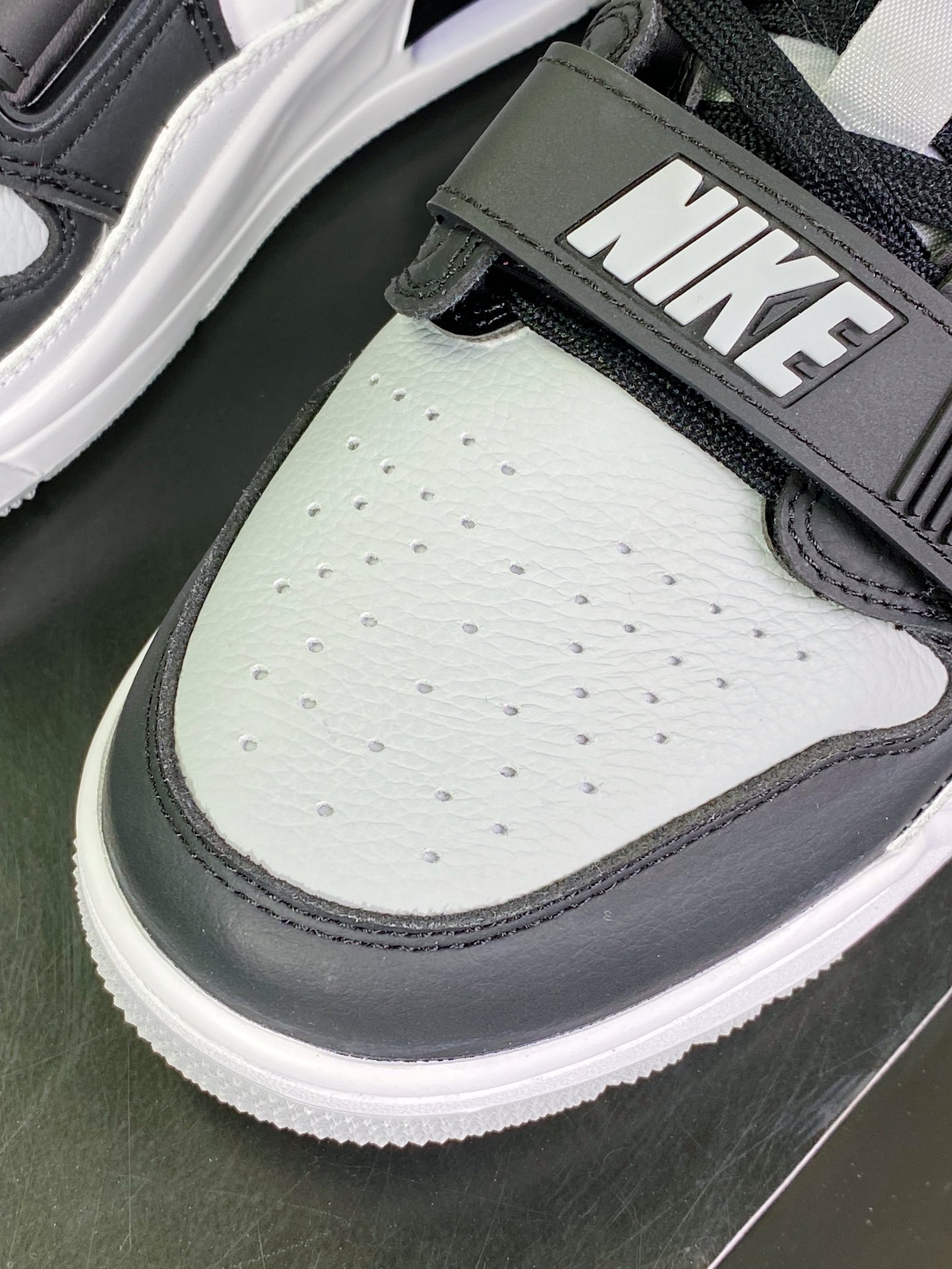 260 Air Jordan Legacy 312 Low”Black/Light Smoke Grey”乔丹篮球鞋“黑白灰烟灰熊猫”CD7069-105