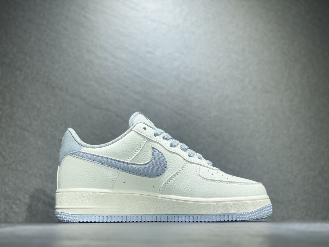 240 Nike Air Force 1 空军一号运动板鞋 NK6369-566