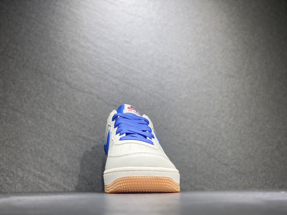 240 Nike Air Force 1 空军一号运动板鞋 NN0613-011