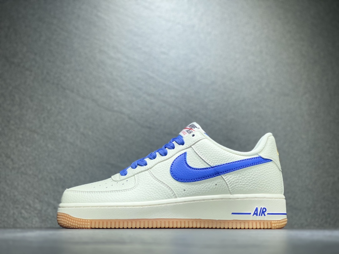 240 Nike Air Force 1 空军一号运动板鞋 NN0613-011