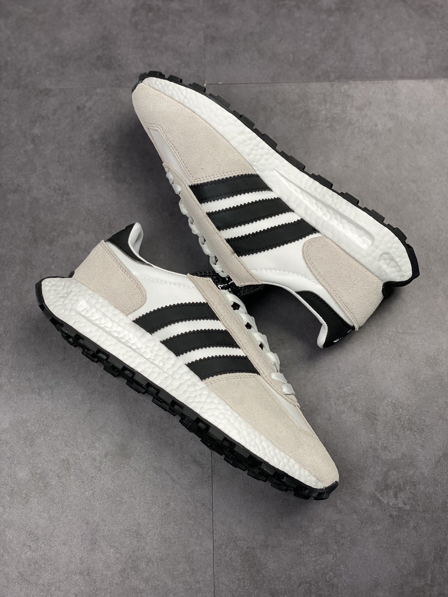 200 adidas Racing E5 Boost Prototype  速度轻盈复古系列 HQ6886