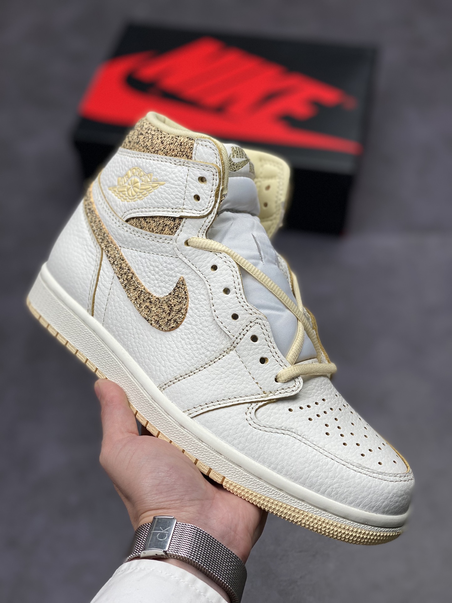 300 Air Jordan 1 High OG ”Vibrations of Naija” 白奶黄斑驳