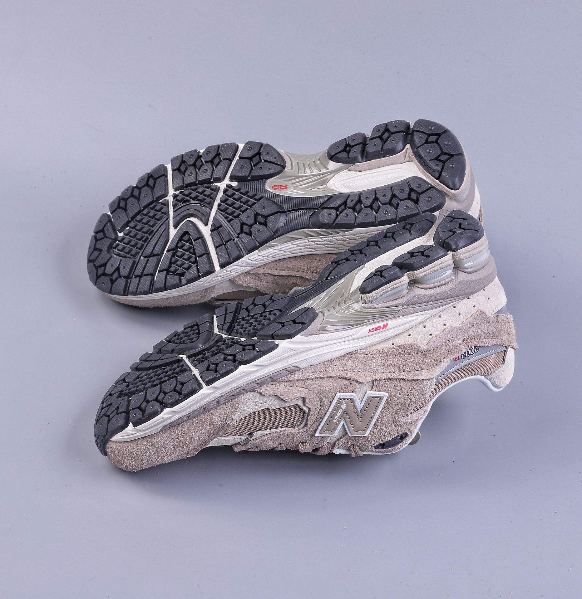 200   New Balance 2002R 浅卡其 新百伦经典配色 M2002RDL