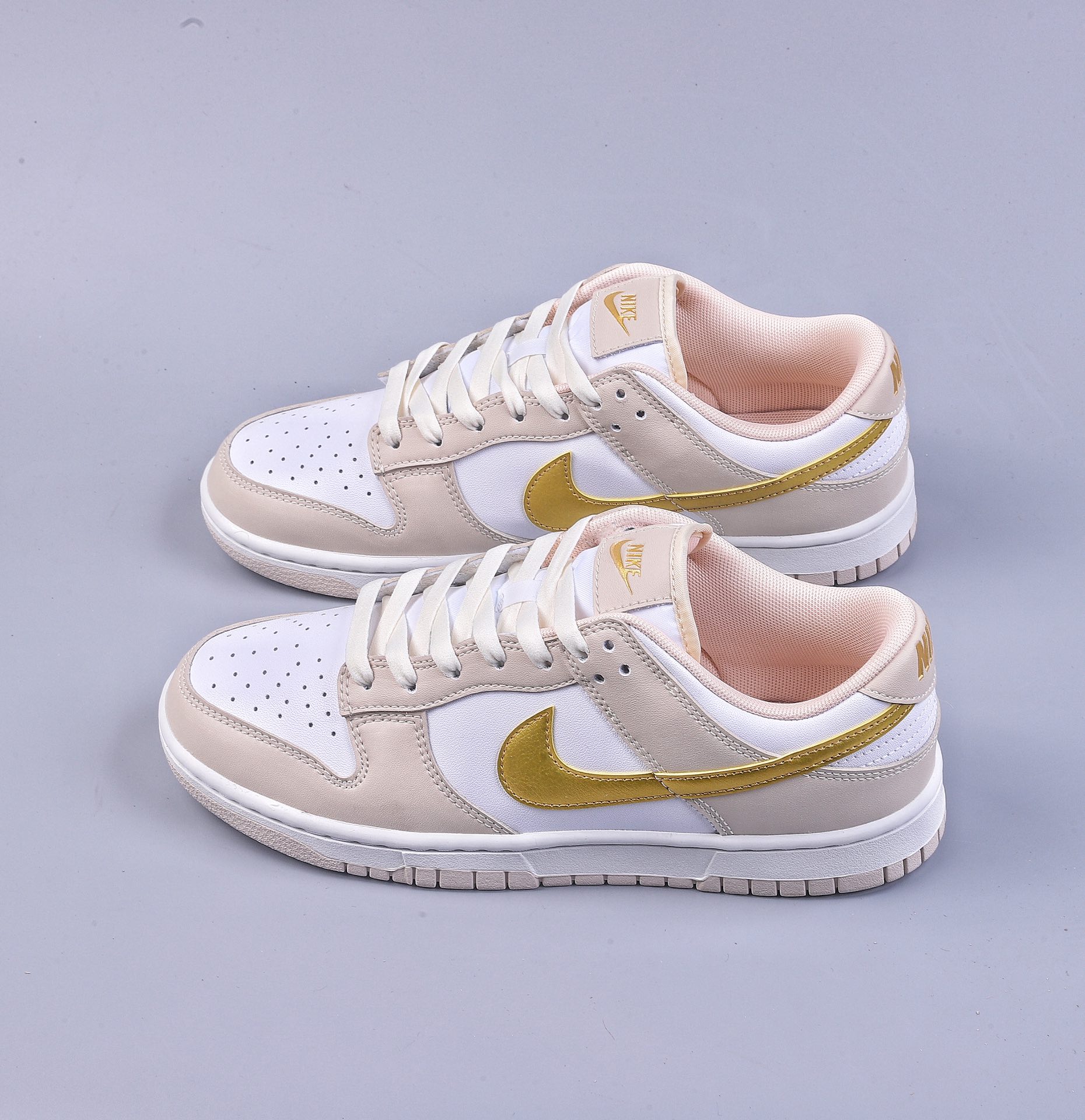 180 RS版NIKE SB Dunk Low 杏白金钩 DX5930-001