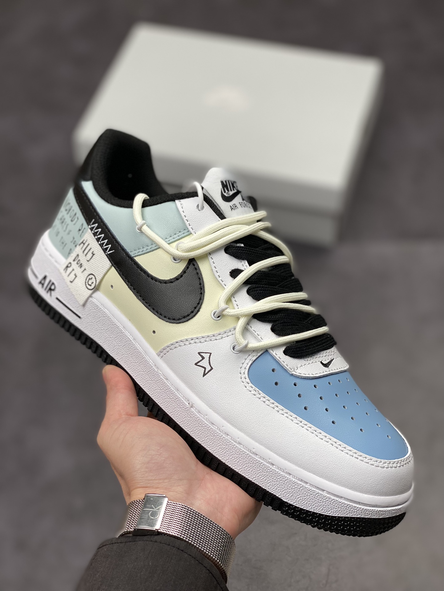 230 Nike Air Force 1 Low 07 浅蓝黑皇冠涂鸦 DH7561-102