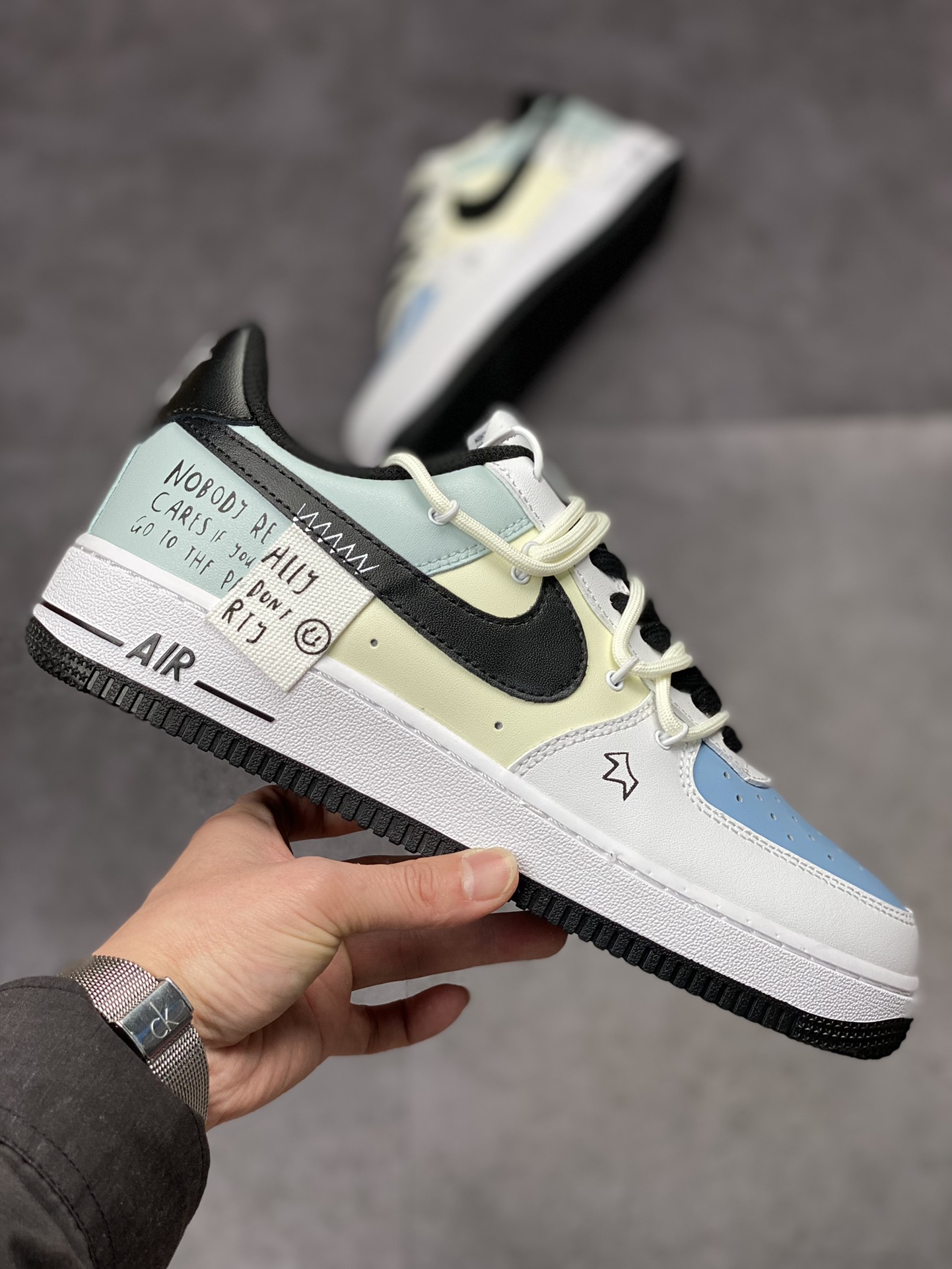 230 Nike Air Force 1 Low 07 浅蓝黑皇冠涂鸦 DH7561-102