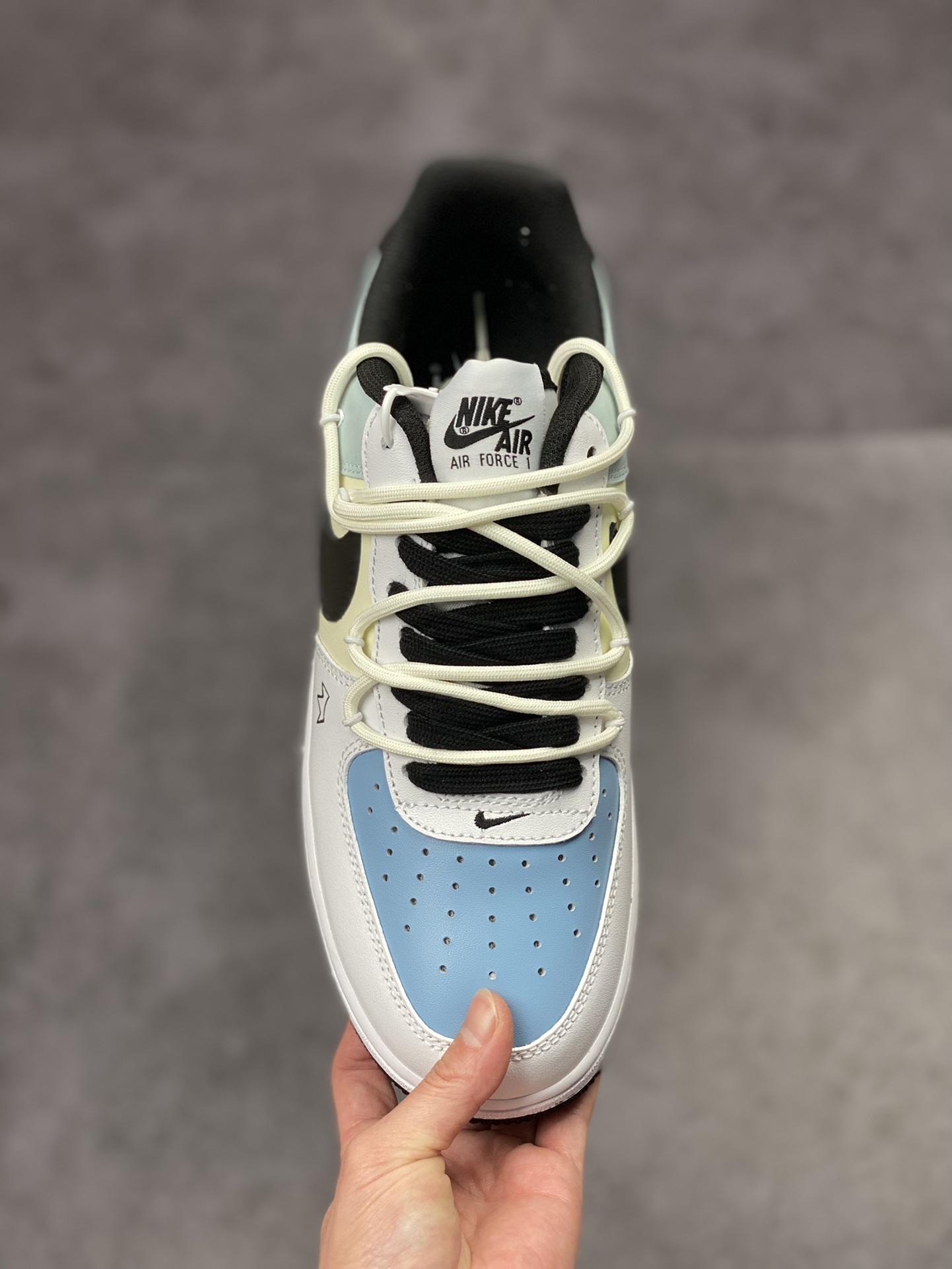 230 Nike Air Force 1 Low 07 浅蓝黑皇冠涂鸦 DH7561-102