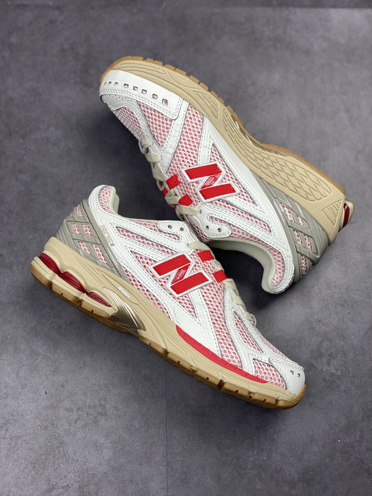 220 New Balance M1906系列 复古单品宝藏老爹鞋款M1906RO