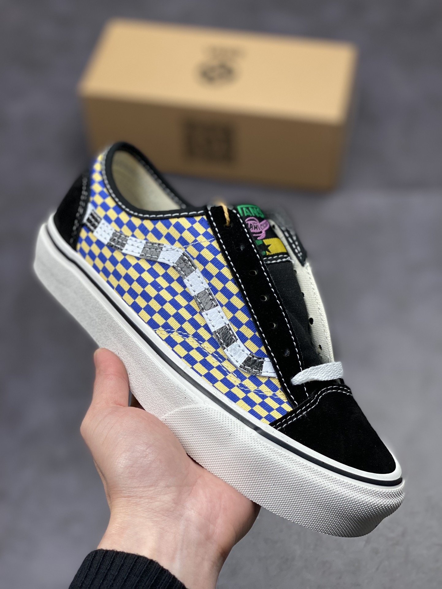 150 VANS X Mami Wata联名冲浪系列男女板鞋 VN0007R2CRM