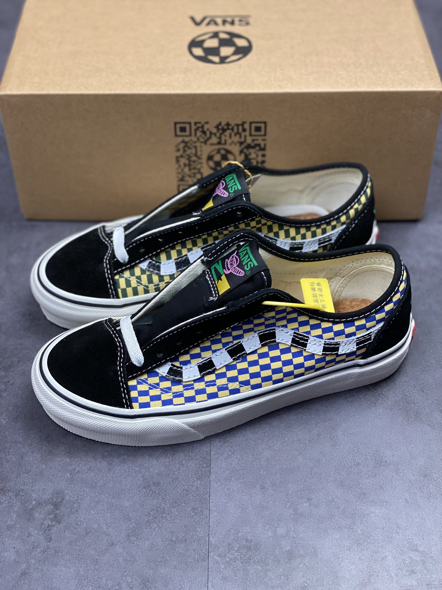 150 VANS X Mami Wata联名冲浪系列男女板鞋 VN0007R2CRM