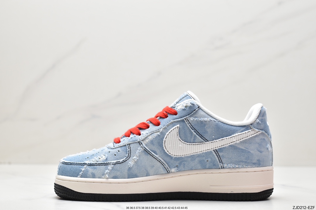 240 Nike Air Force 1 '07 Low LE5050-012