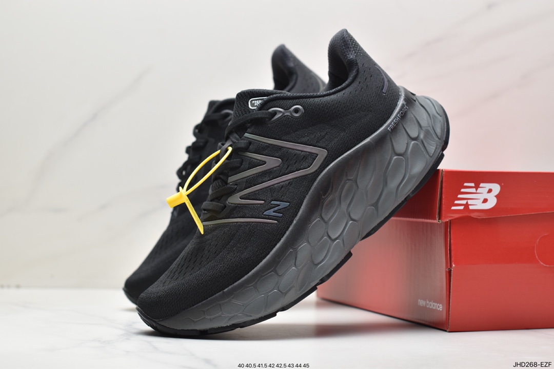 180 New Balance Fresh Foam X More v4 轻盈跑鞋 MMORBM4