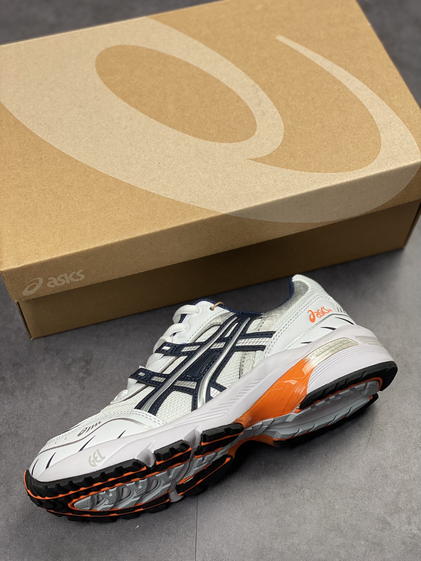 180 亚瑟士/ASICS Tiger GEL-1090V2系列 1021A275-100