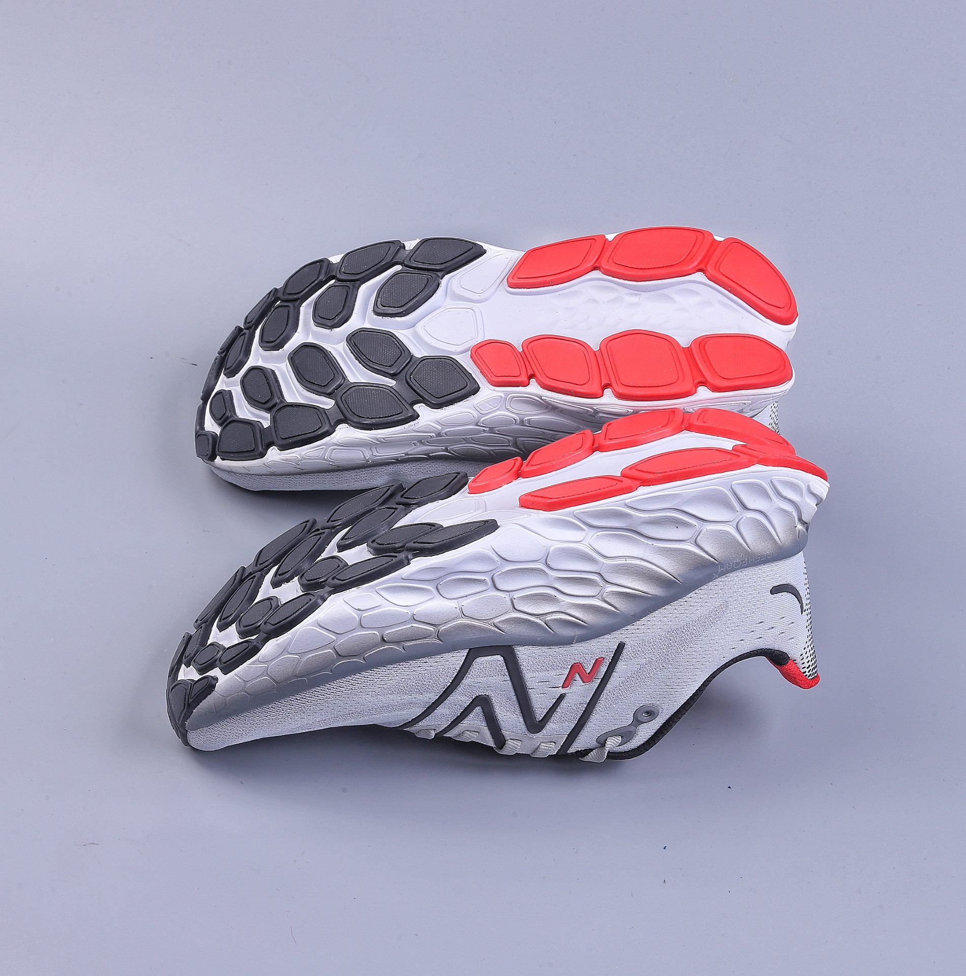 180  New Balance Fresh Foam x More V4 厚底时尚休闲跑鞋 MMORBR4