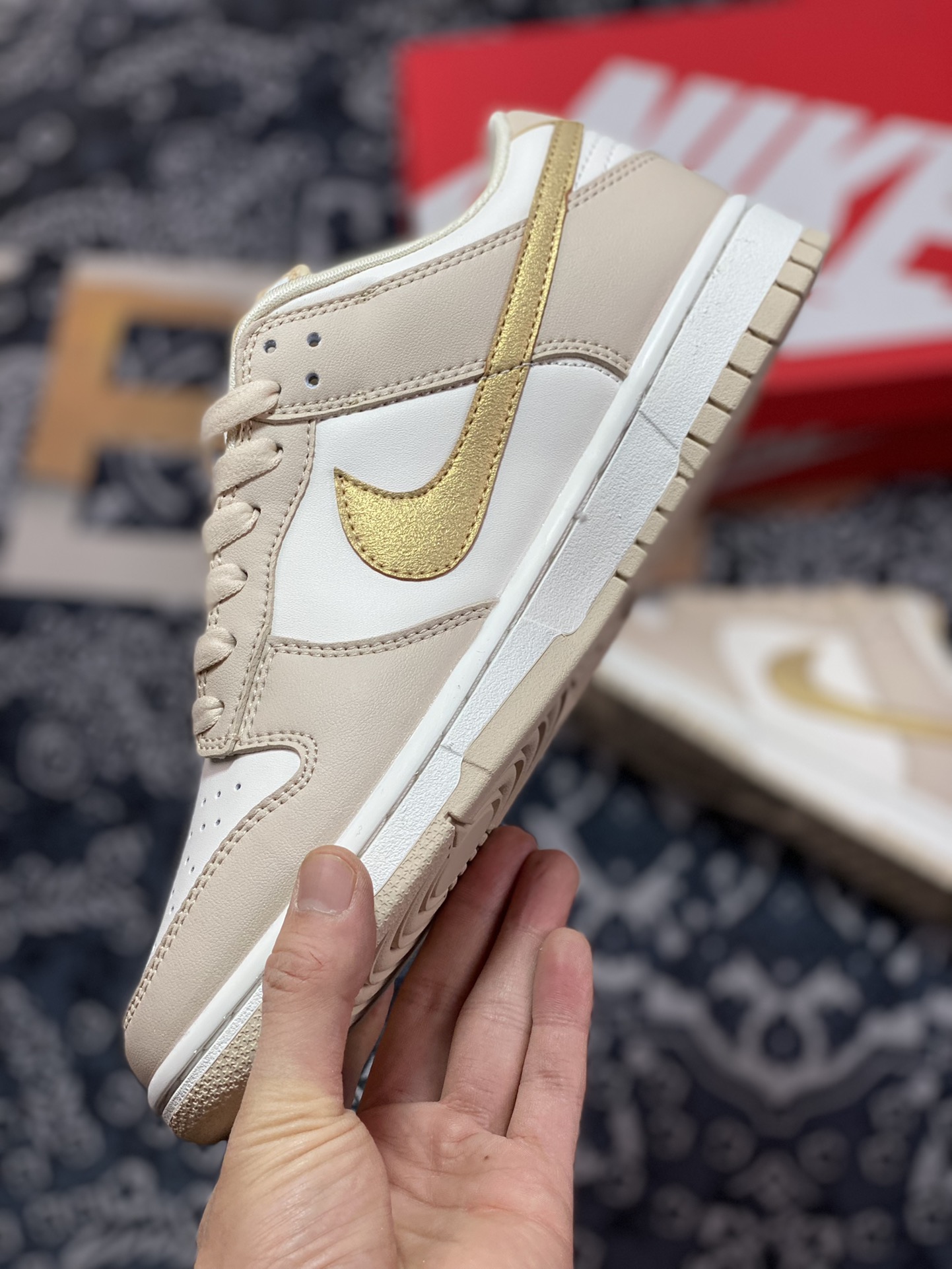 200 Nike SB Dunk Low”“Gold Swoosh”扣篮系列低帮休闲运动滑板板鞋“杏白金钩”DX5930-001