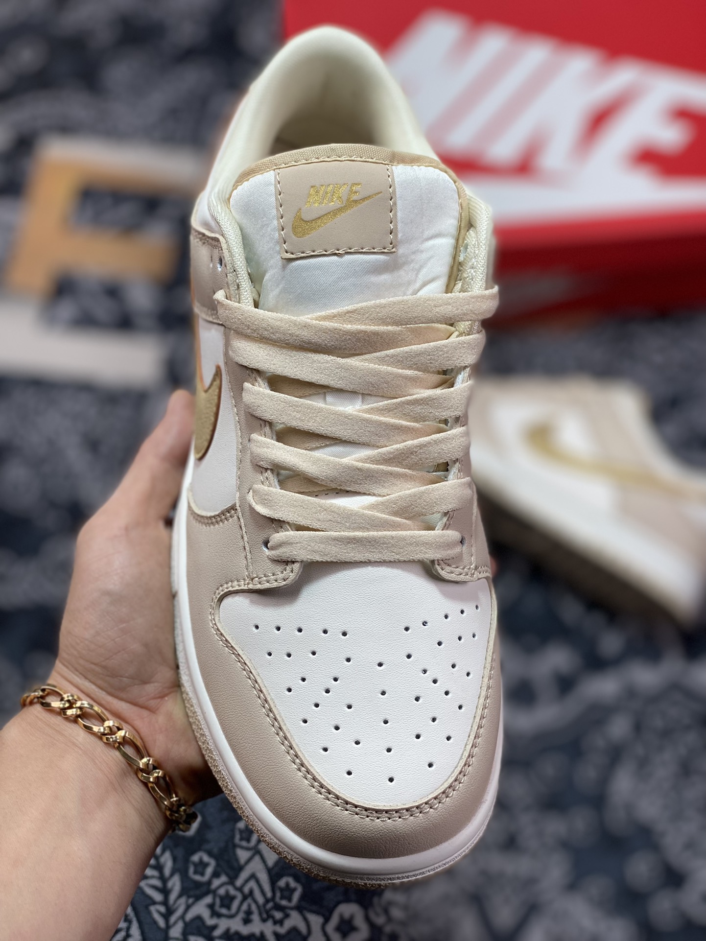 200 Nike SB Dunk Low”“Gold Swoosh”扣篮系列低帮休闲运动滑板板鞋“杏白金钩”DX5930-001