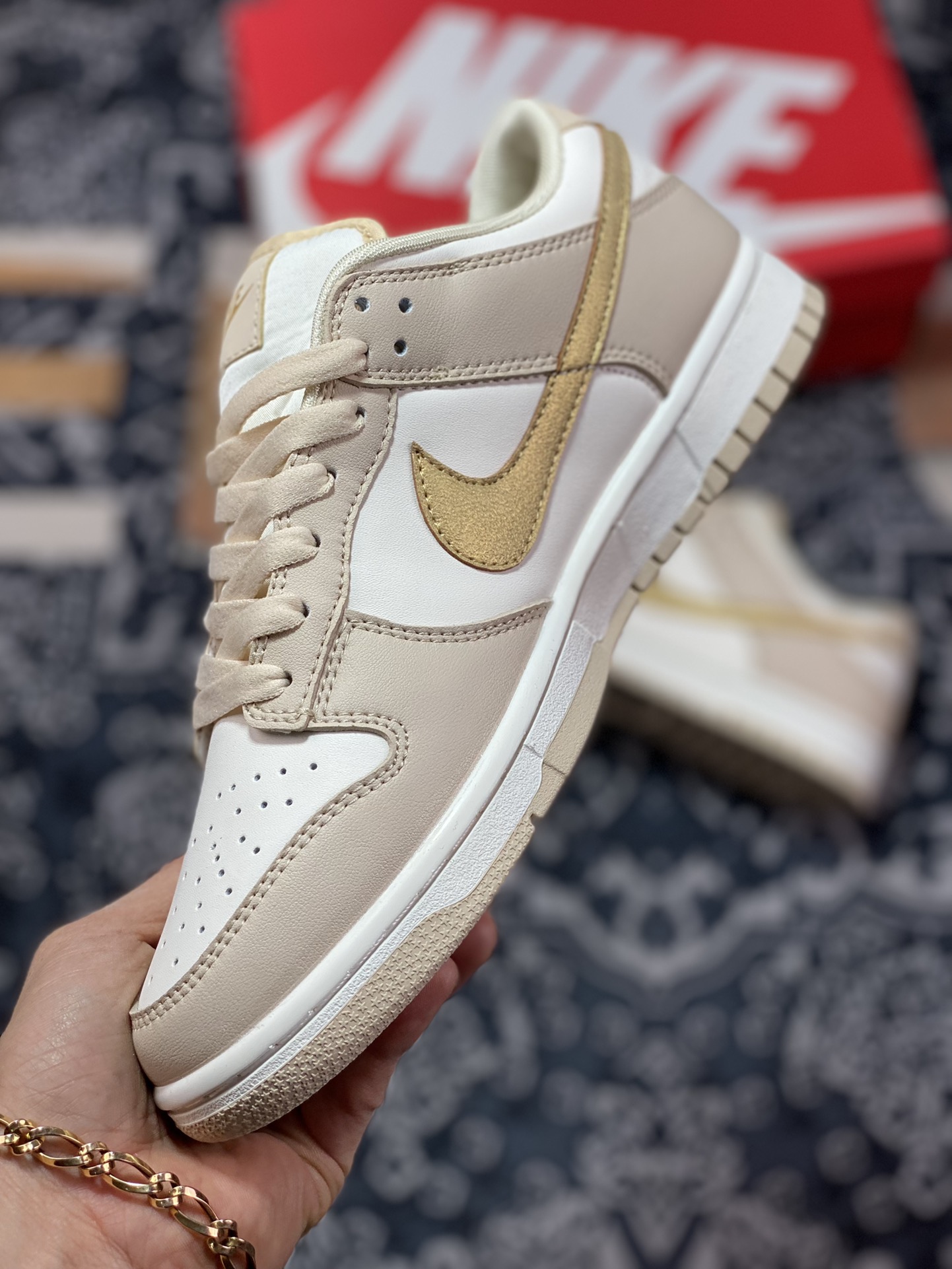 200 Nike SB Dunk Low”“Gold Swoosh”扣篮系列低帮休闲运动滑板板鞋“杏白金钩”DX5930-001