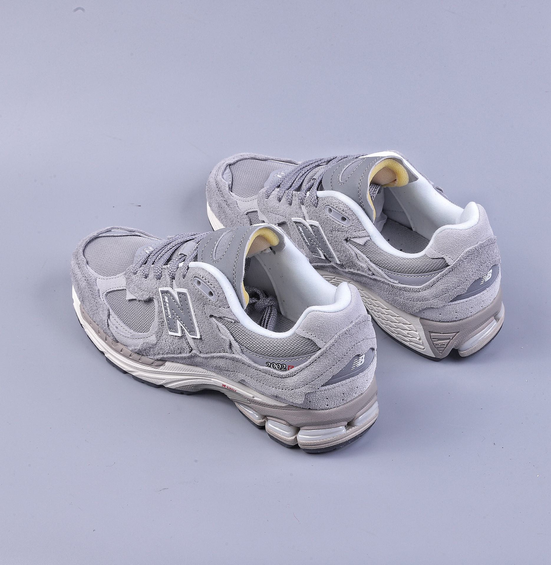 200  New Balance G2002系列 复古休闲跑步鞋  M2002RDM