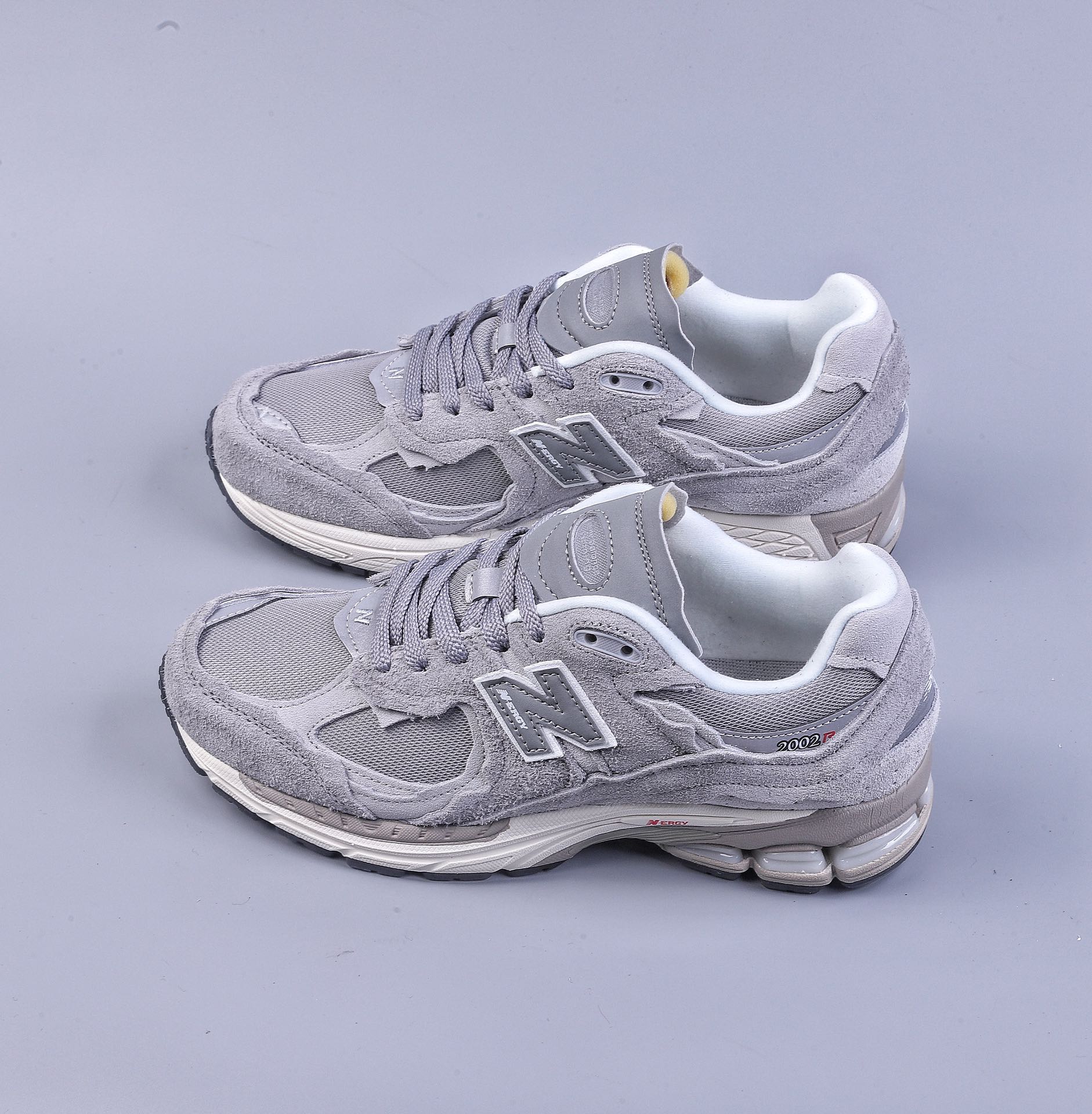 200  New Balance G2002系列 复古休闲跑步鞋  M2002RDM