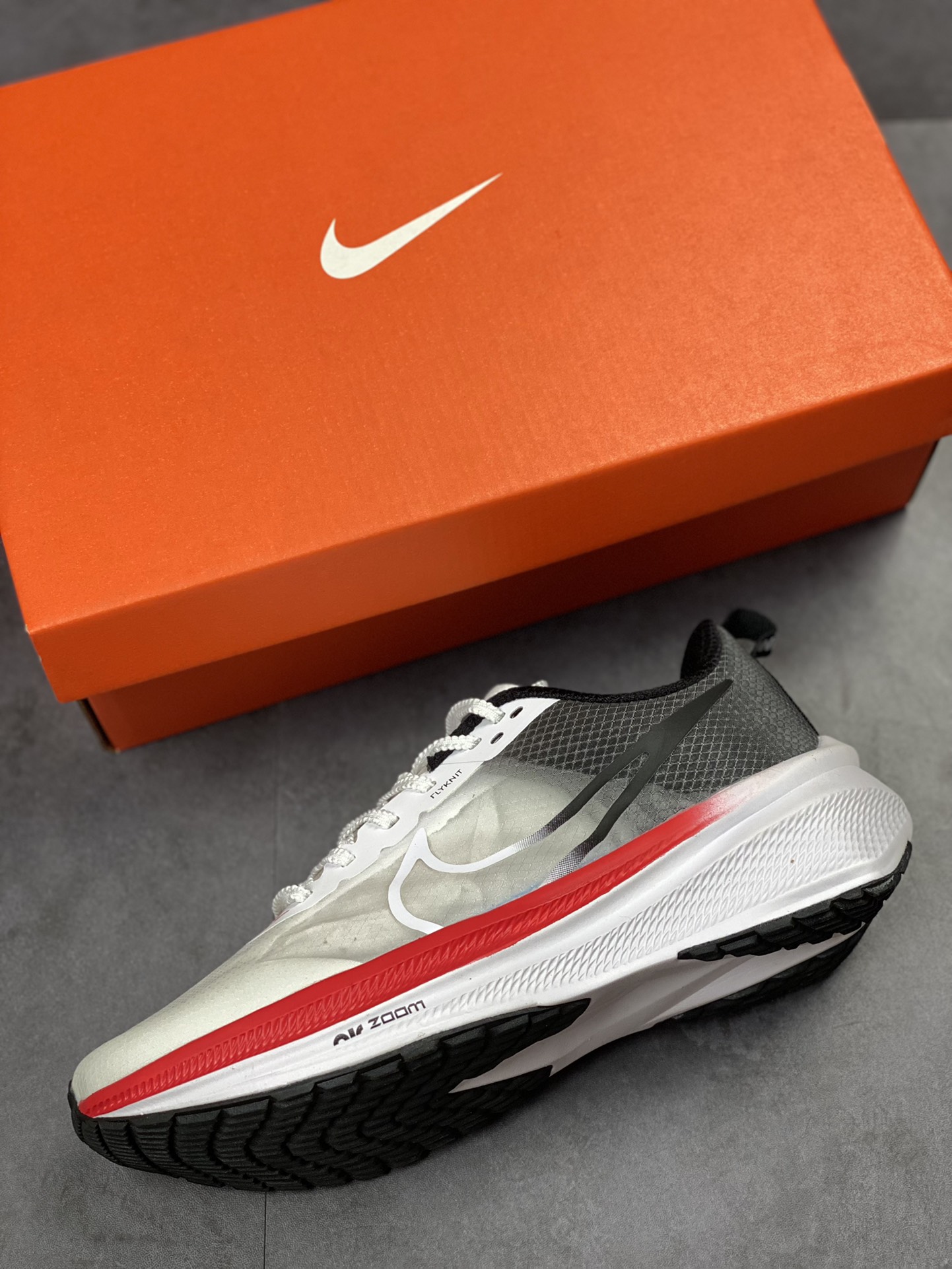 170 Nike Air Zoom Viale 维亚尔系列运动跑鞋 CW7358-882