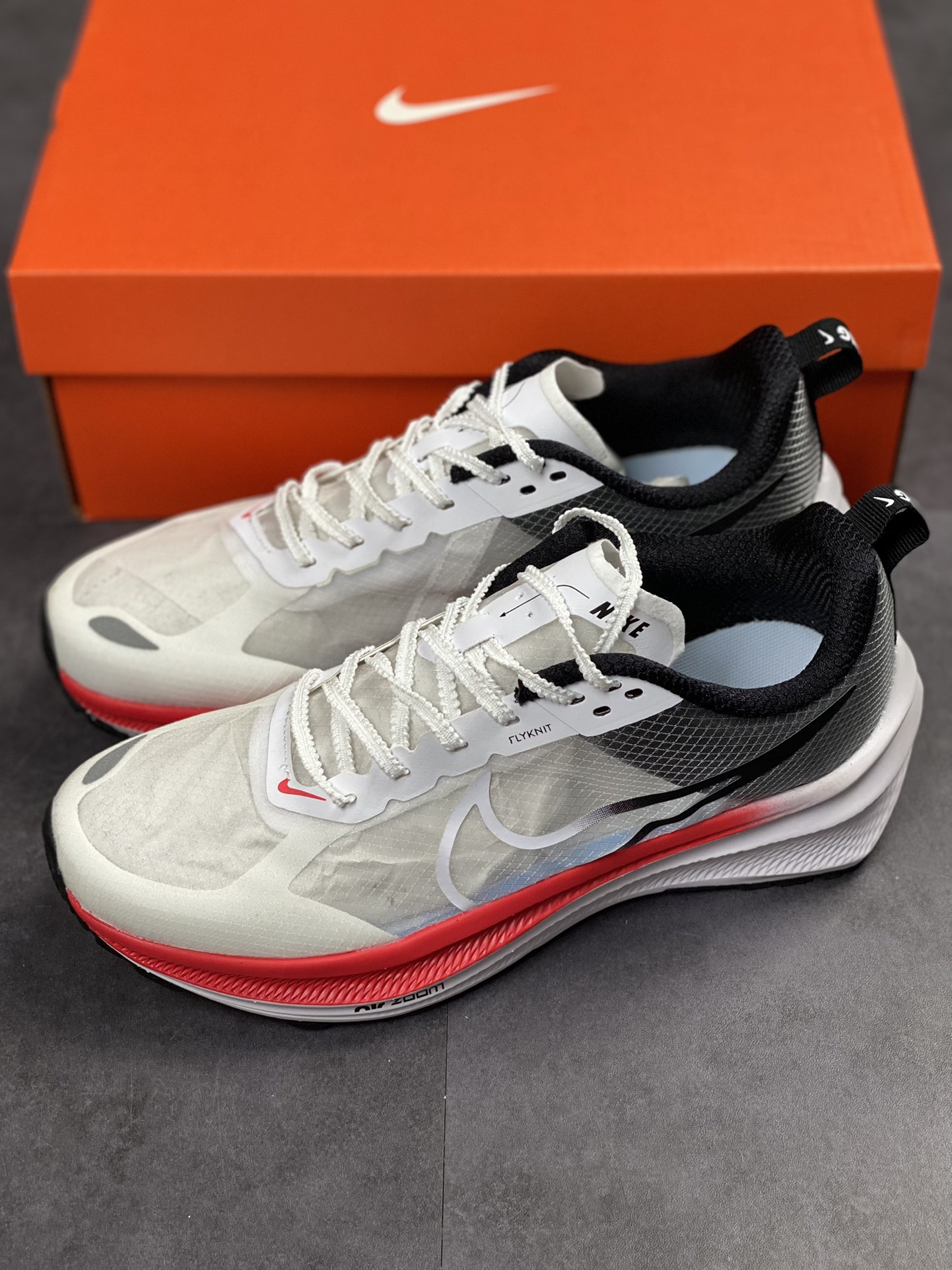 170 Nike Air Zoom Viale 维亚尔系列运动跑鞋 CW7358-882