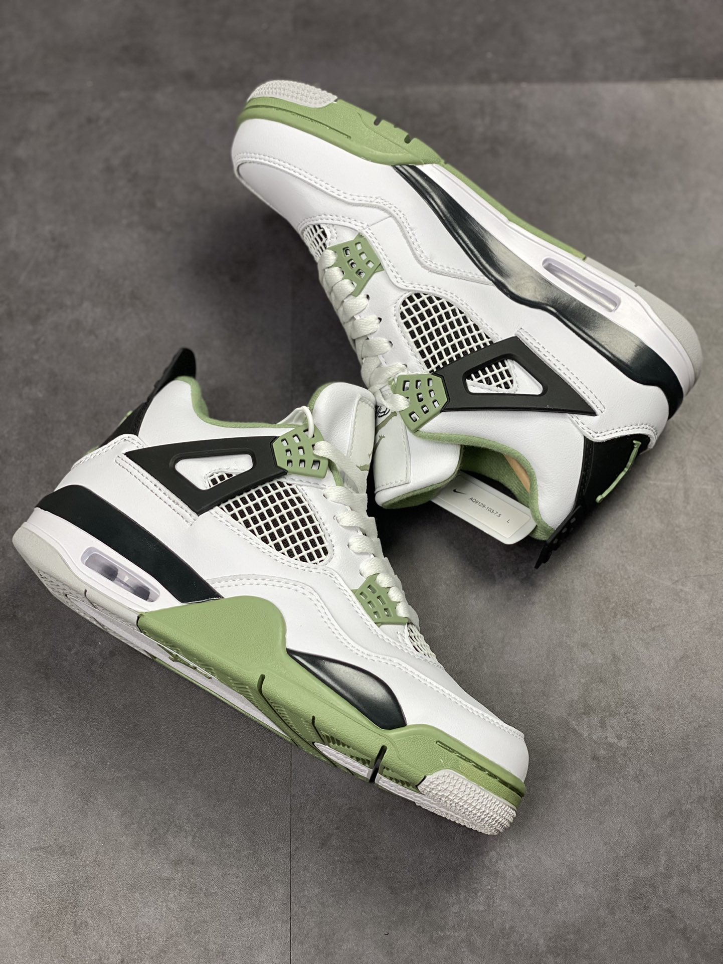 240 Air Jordan 4 Retro 白绿黑 鼠尾草 AQ9129-103