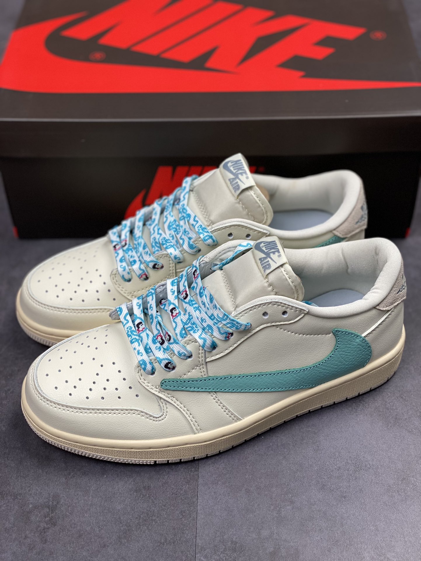 200 Travis Scott x Tiffany & Co. x Nike Air Jordan 1 Low 复古蒂芙尼倒钩 DM7866-102