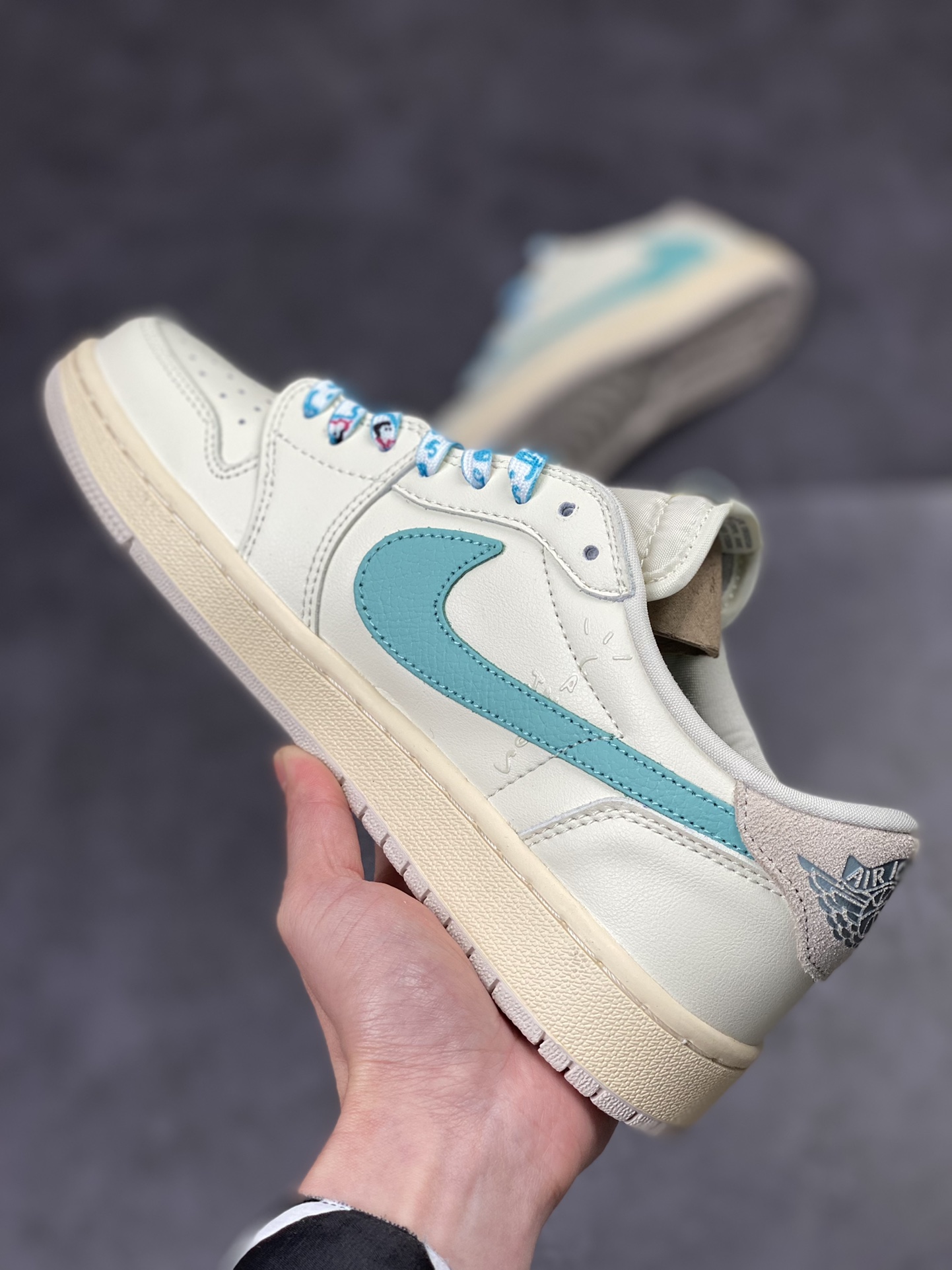 200 Travis Scott x Tiffany & Co. x Nike Air Jordan 1 Low 复古蒂芙尼倒钩 DM7866-102