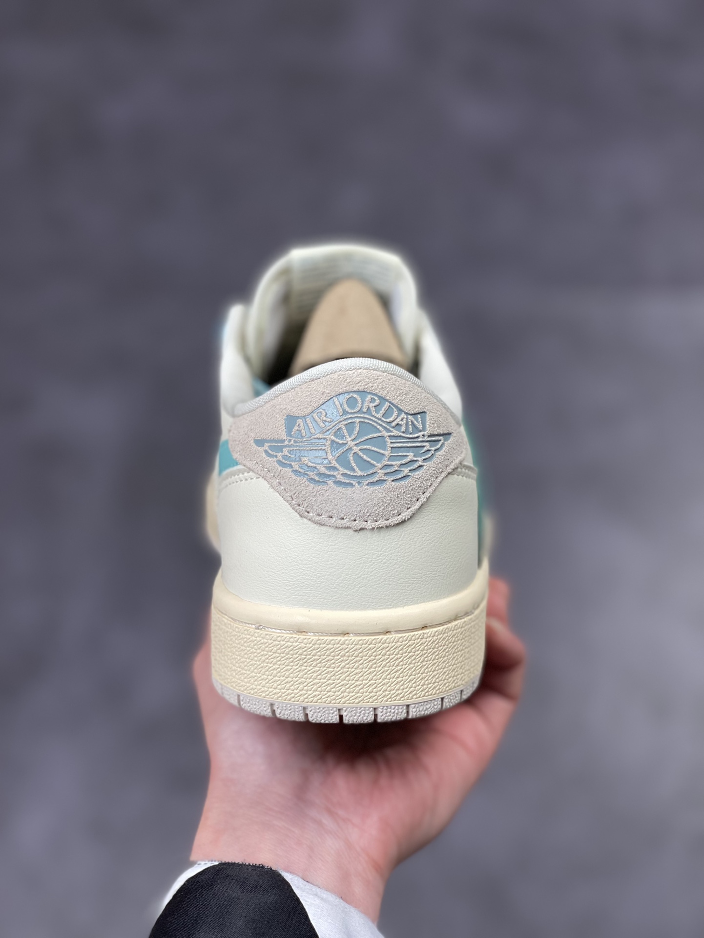 200 Travis Scott x Tiffany & Co. x Nike Air Jordan 1 Low 复古蒂芙尼倒钩 DM7866-102