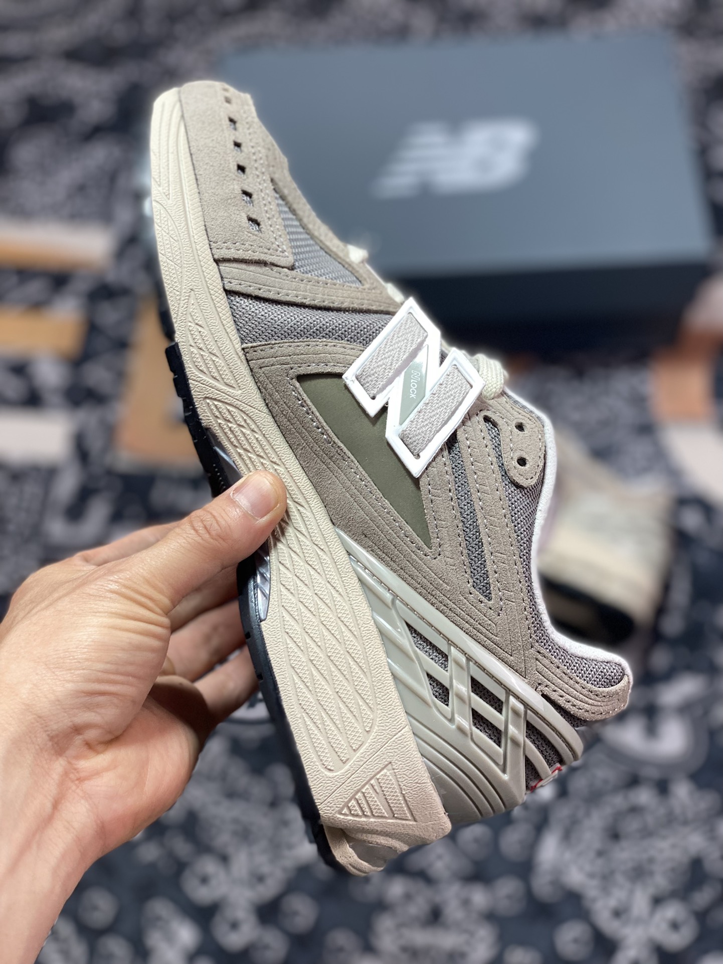 260 New Balance M1906R系列复古老爹风休闲运动慢跑鞋“翻毛浅棕灰”M1906RL