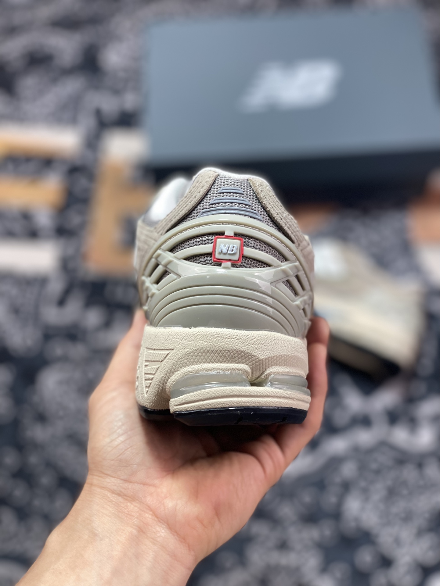 260 New Balance M1906R系列复古老爹风休闲运动慢跑鞋“翻毛浅棕灰”M1906RL