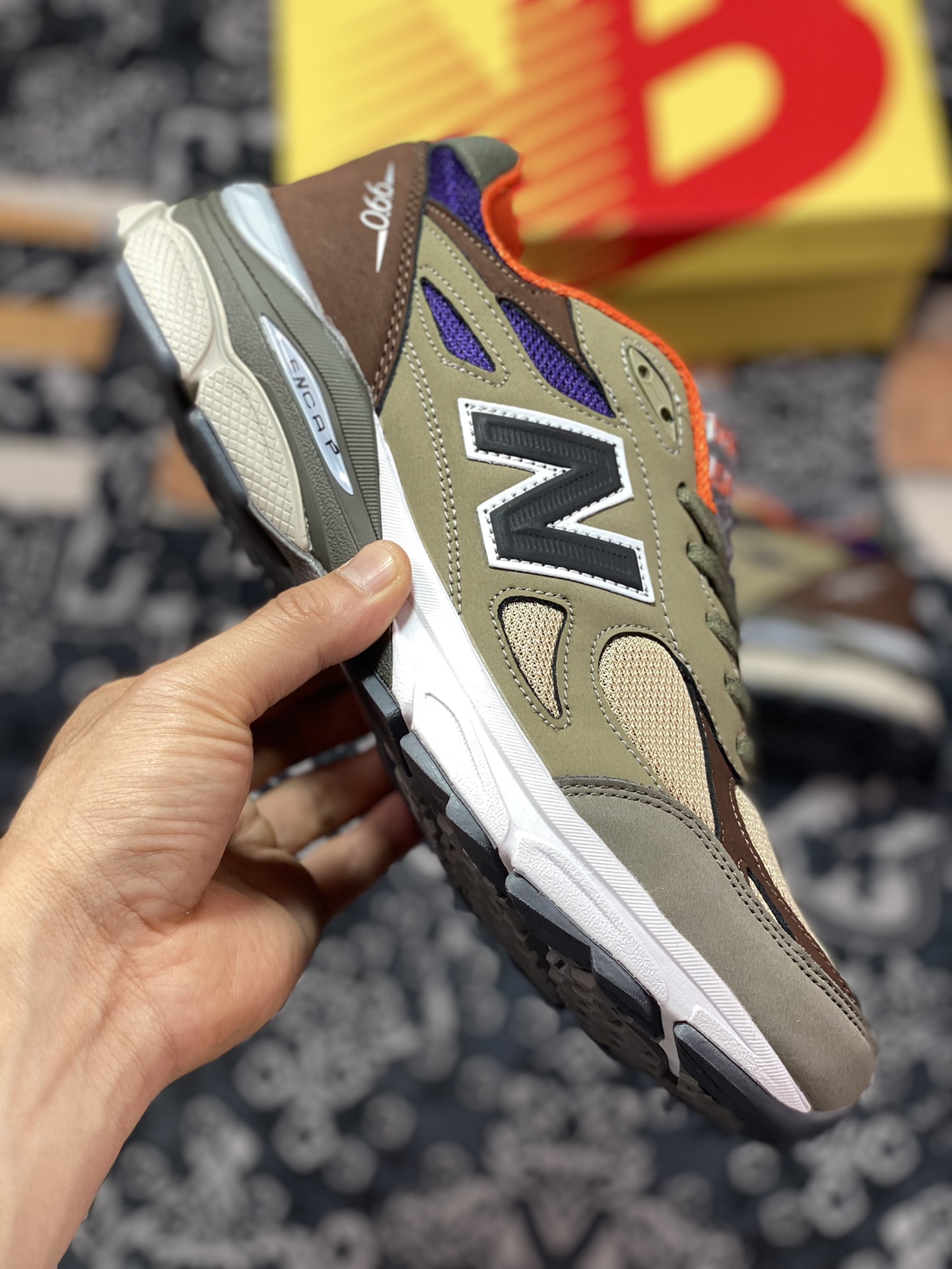 240 New Balance Made in USA M990V3”Khaki/Orange”三代系列低帮美产跑步鞋“卡其深棕橙”M990BT3