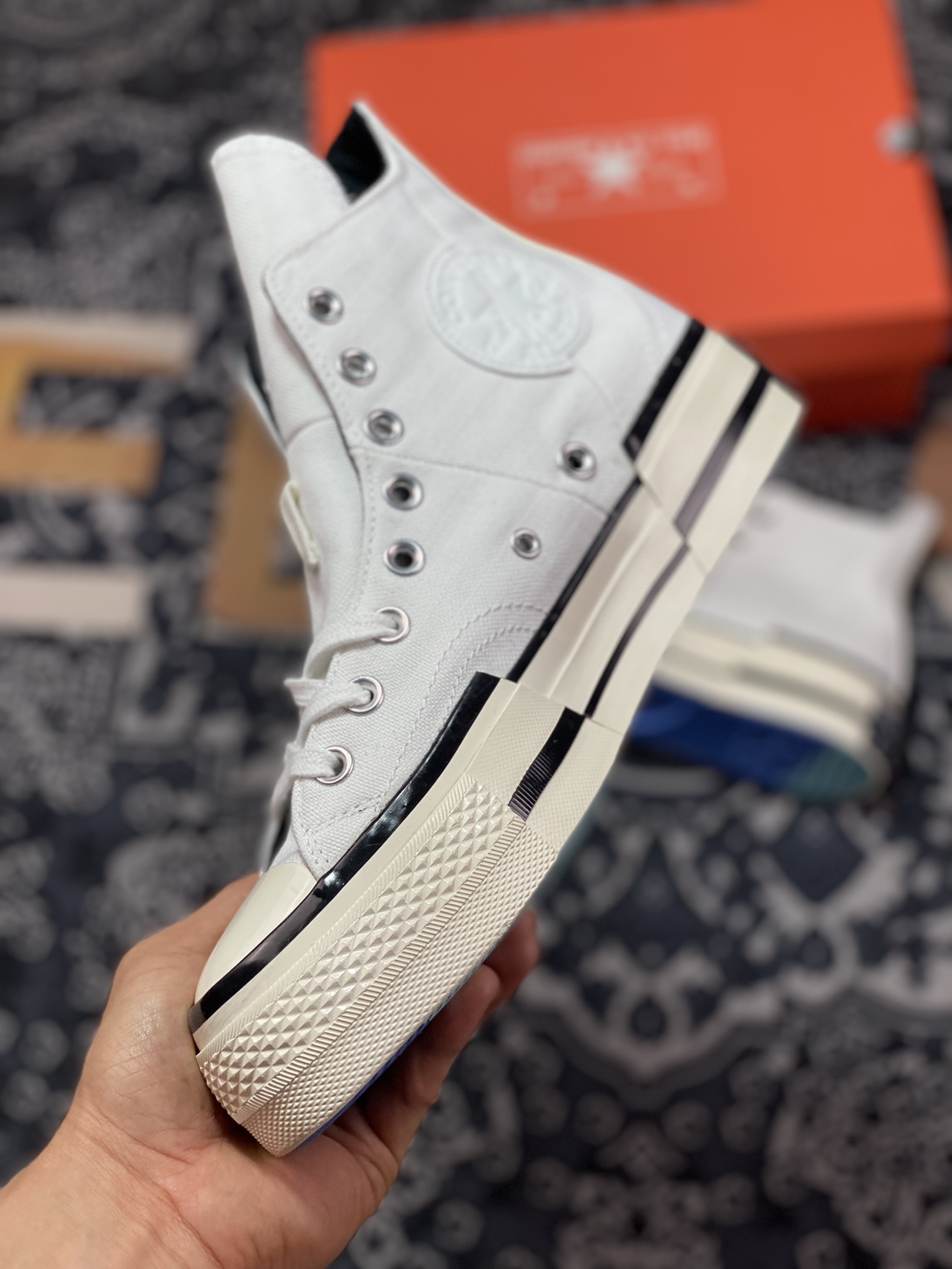 180 Converse 奇光造异彩 绚烂光彩变色龙 UV光敏变色