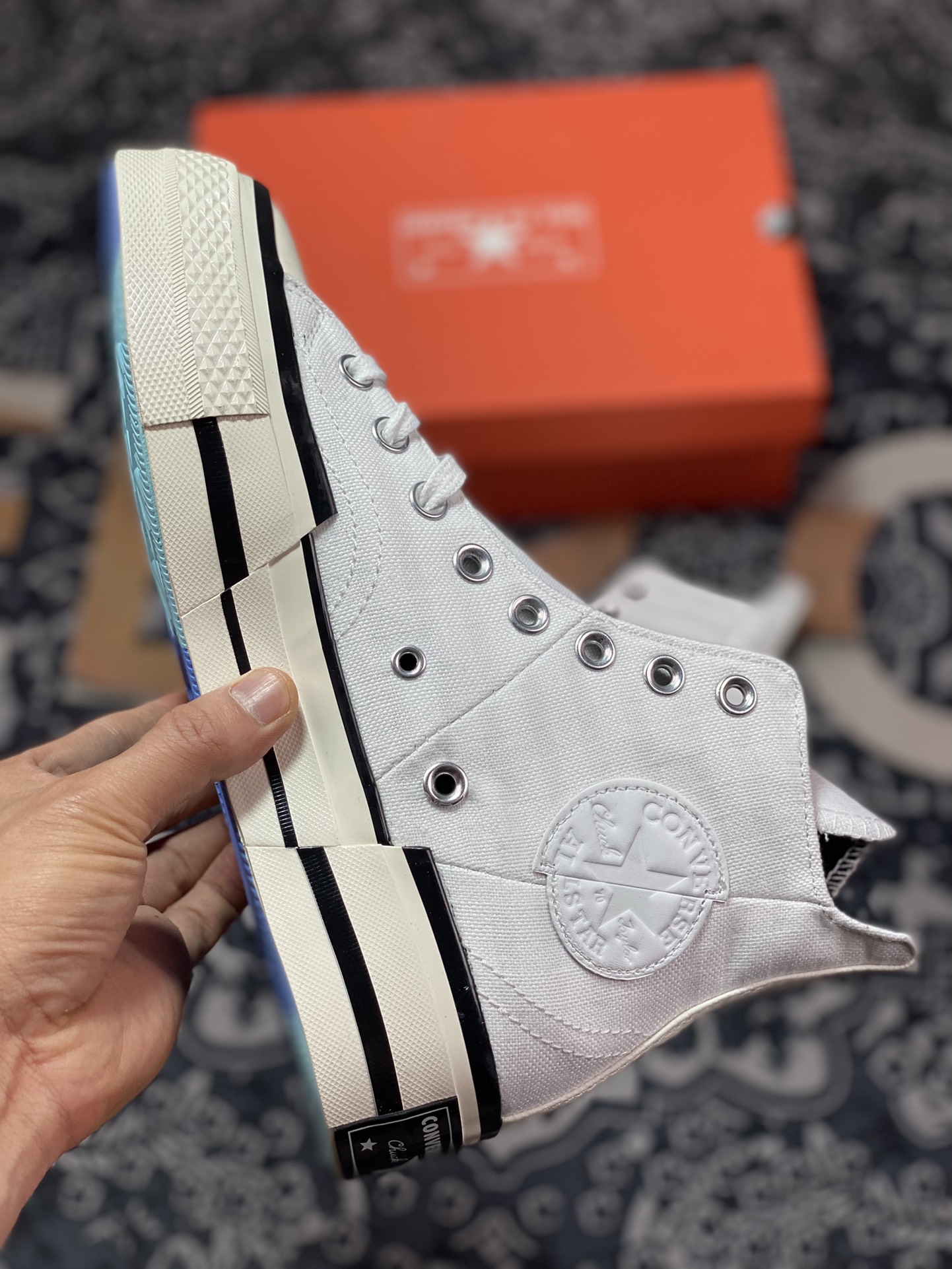 180 Converse 奇光造异彩 绚烂光彩变色龙 UV光敏变色