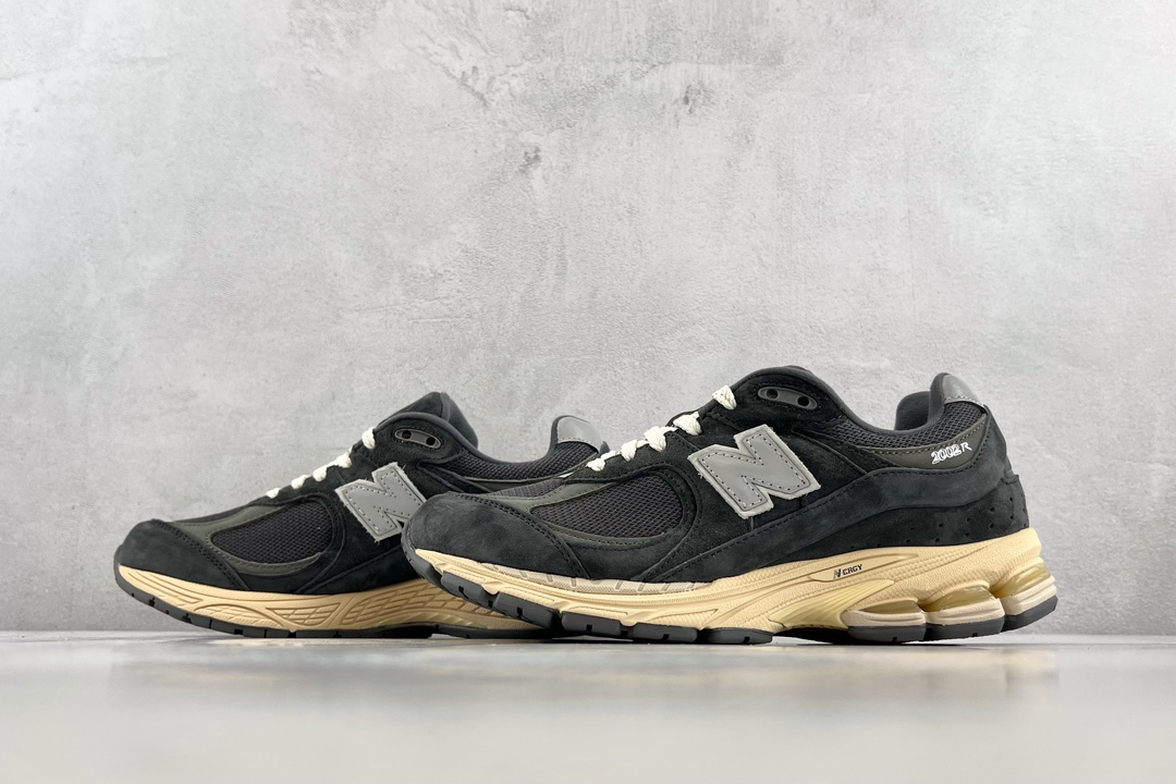 260 New Balance NB 2002R 灰碳色 M2002RHO