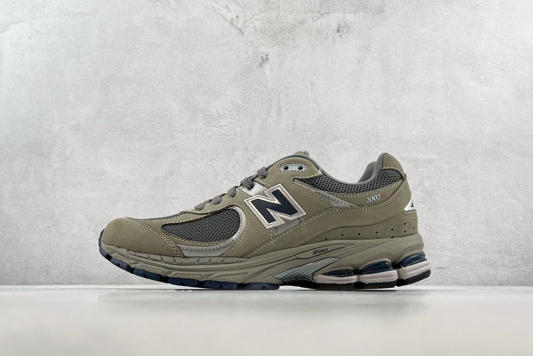 260 New Balance NB 2002R经典灰 ML2002RA