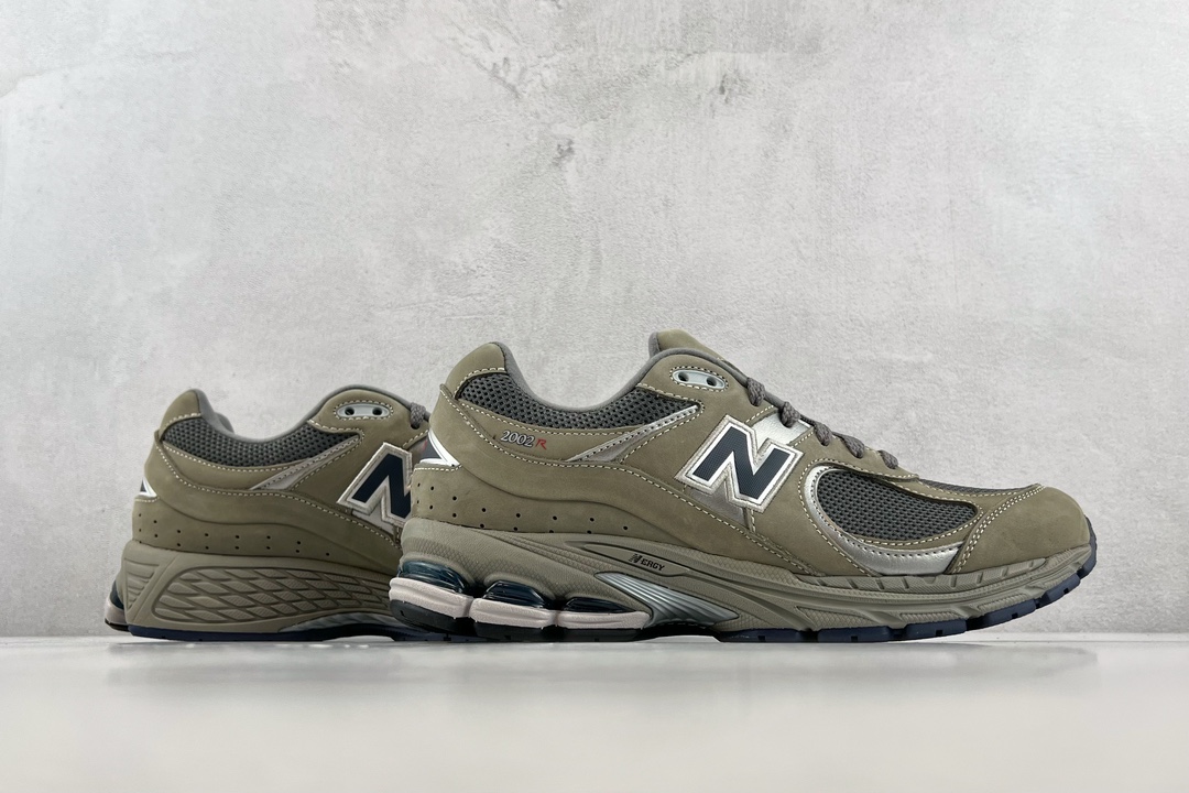 260 New Balance NB 2002R经典灰 ML2002RA