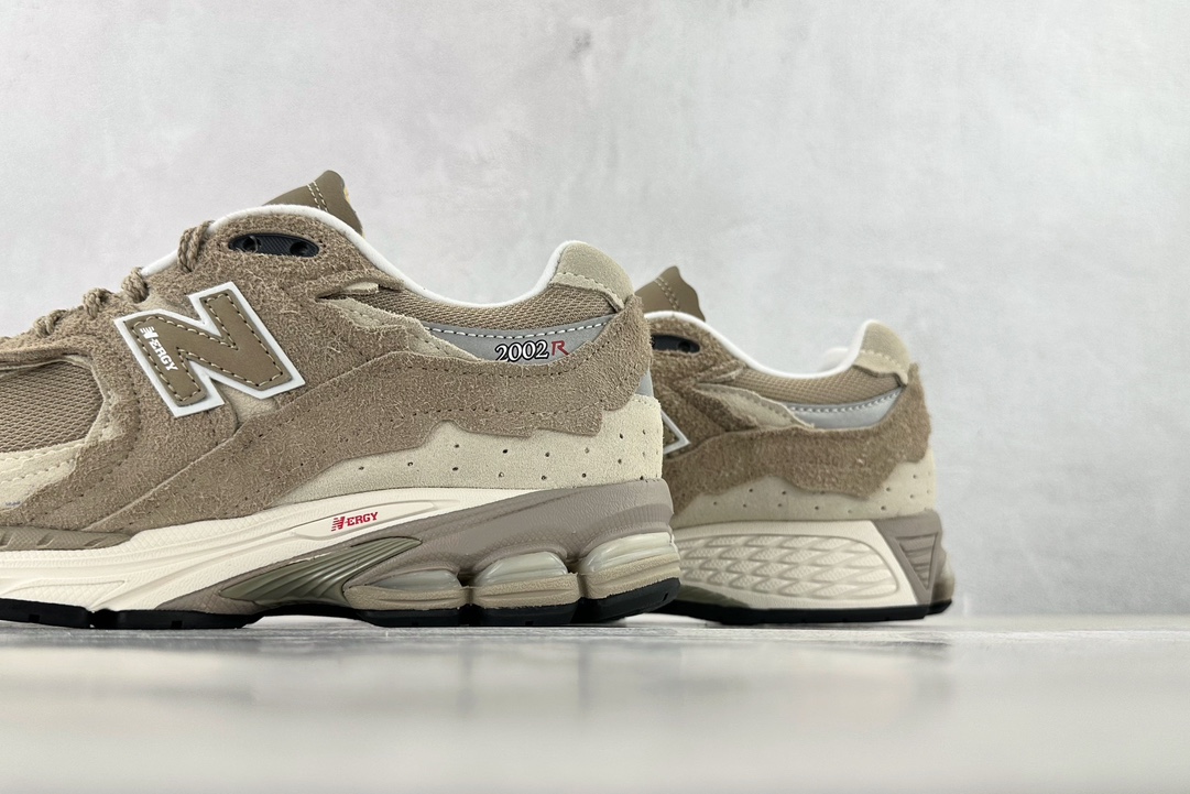 260 New Balance NB 2002R M2002RDL