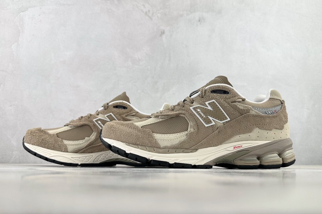 260 New Balance NB 2002R M2002RDL