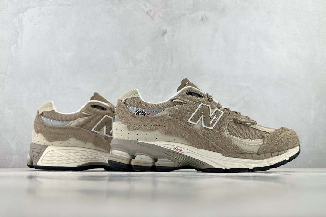 260 New Balance NB 2002R M2002RDL