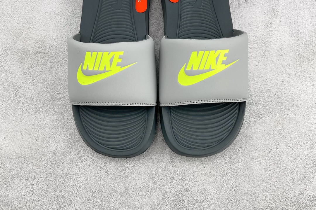 90 Nike Victori One Slide 灰色 CN9675-011