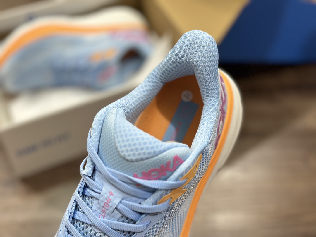 220 HOKA ONE ONE Clifton 克里夫顿9代专业性能减震公路跑步鞋 1127895-WWH